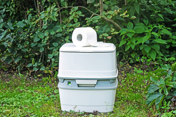 Best Portable toilet rental cost  in Clare, MI